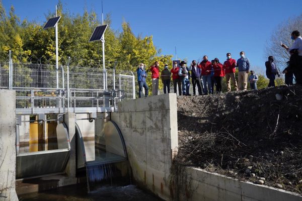 Ministro de Agricultura inauguró compuertas automáticas que mejoran distribución de agua en canales del Río Ñuble